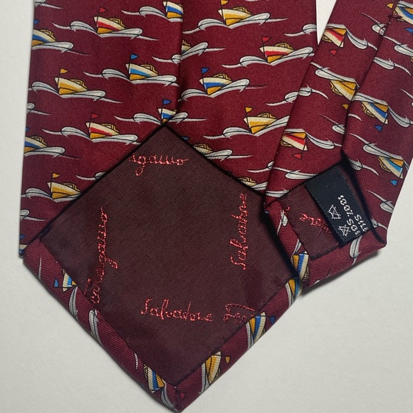 Salvatore Ferragamo Boats Maroon Silk Tie VTG - Picture 3 of 3